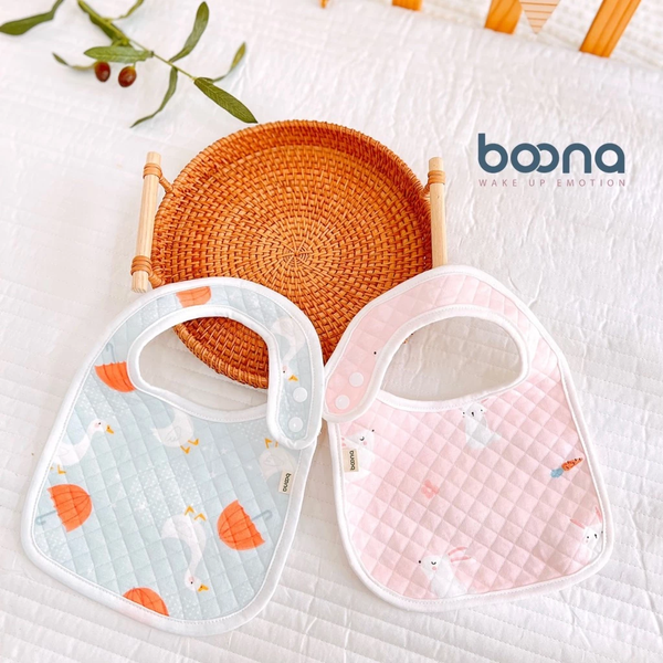 Set 2 chiếc yếm vuông chần bông Boona