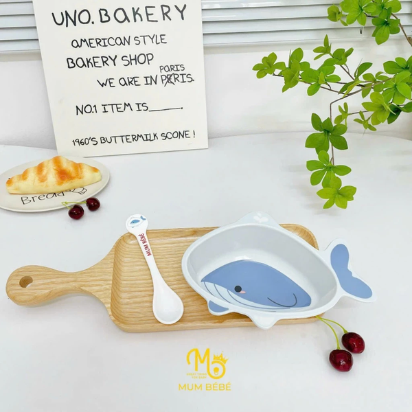 Bát Nhựa Ăn Dặm Mumbebe Kèm Thìa Chất Liệu Melamine Cao Cấp (họa tiết ngẫu nhiên)