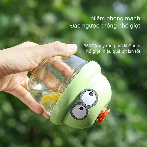 Cốc tập hút thủy tinh nắp nhựa 210ml (họa tiết & màu sắc ngẫu nhiên)