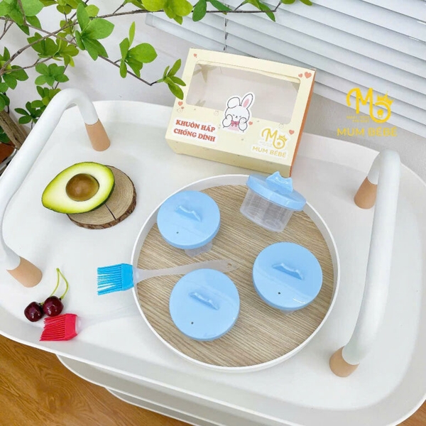 Khuôn hấp chống dính 4 chi tiết Mumbebe hình động vật kèm chổi phết dầu