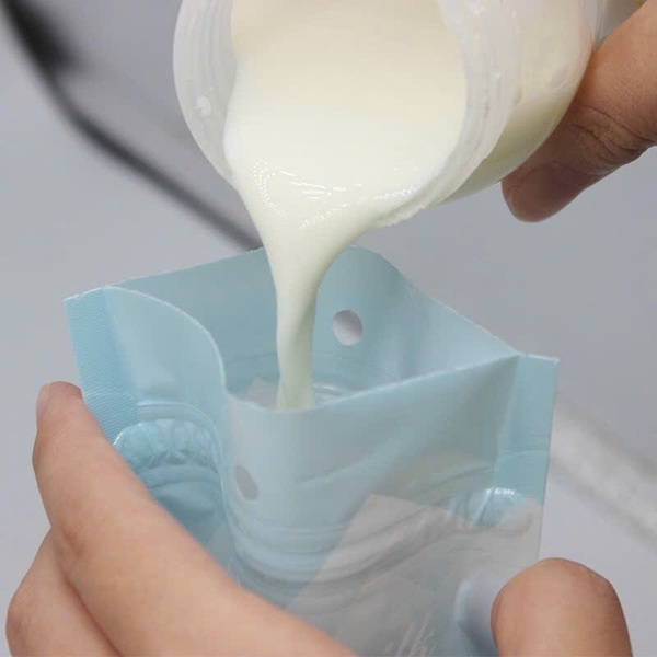 Túi trữ sữa Vcool 180ml có vòi rót (hộp 30 túi)