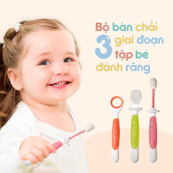 Bộ bàn chải 3 giai đoạn Farlin cho bé tập đánh răng hiệu quả