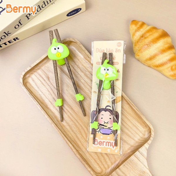 Đũa tập ăn hình gấu Bermy (màu ngẫu nhiên)