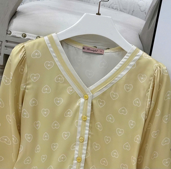 Y845F Lụa satin tay dài VÀNG trái tim cổ V