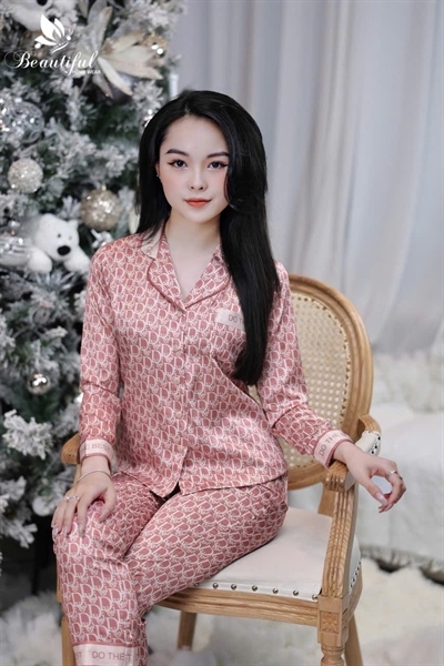 Y613A Lụa satin tay dài HỒNG dior cổ PJM