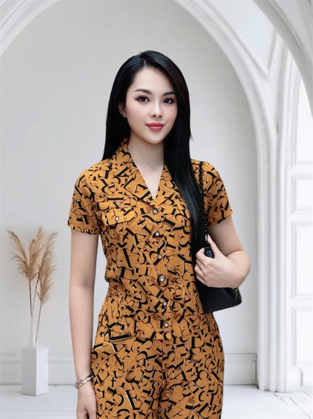 Y727A Luạ Hàn quần xuông dài VÀNG chữ đen PJM tay cộc