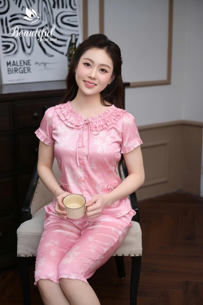 Y909B Lụa VÂN quần lửng HỒNG hoa cổ bèo dây buộc
