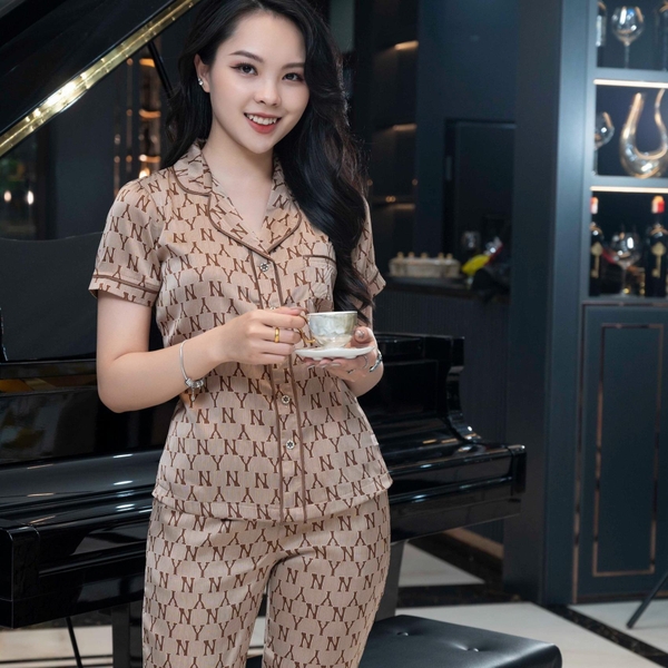 Y723C Lụa Mango quần dài NÂU NY PJM