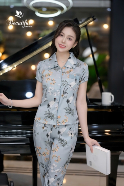 Y658C Lụa satin quần dài XANH con hạc cổ sen vòng sau