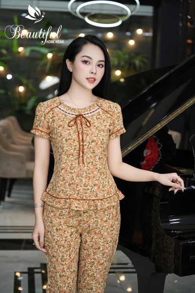 Y665A Lụa Hàn tay cộc VÀNG hoa nâu cổ tròn ren dây buộc