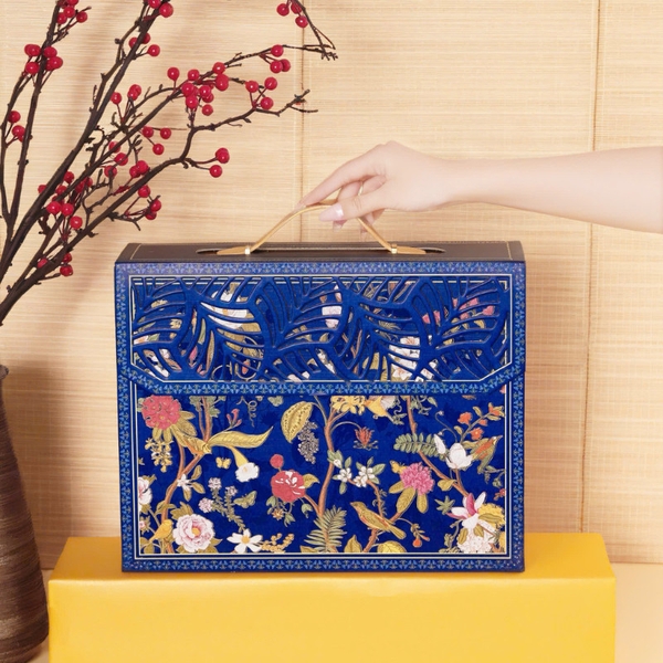 Hộp Đựng Quà Tết Vali Cứng Nam Châm Kèm Túi Xách 36x28x10.5cm - Hộp trống không kèm quà