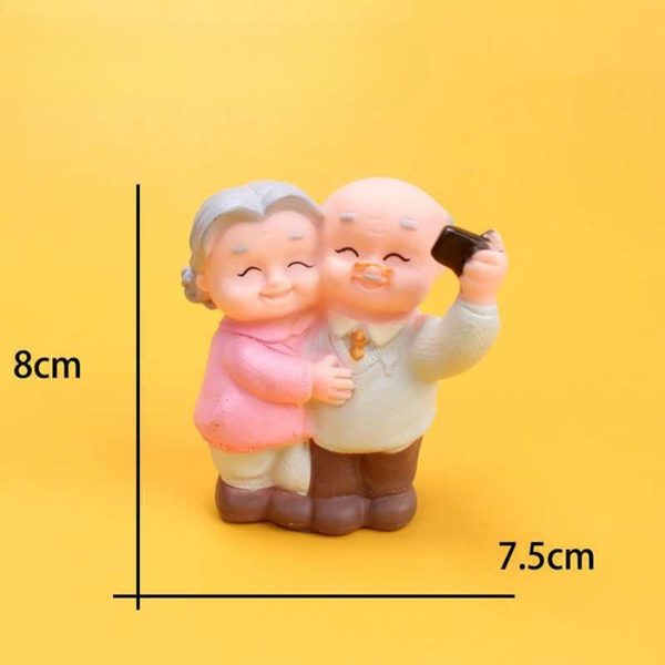 Ông bà lão Chụp ảnh - NHỰA(OB)