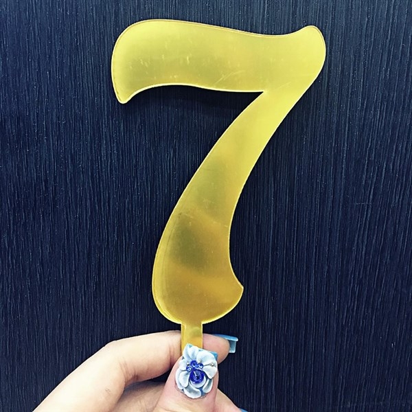 Topper mica số 7 vàng