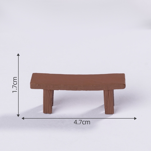 Trai gái ngồi ghế chụp ảnh váy xanh hồng