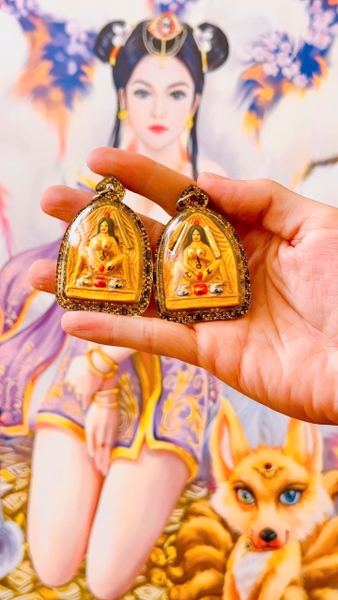Amulet mẹ per vàng