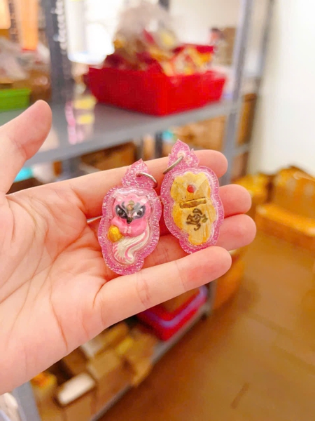 Amulet hồ ly hồng