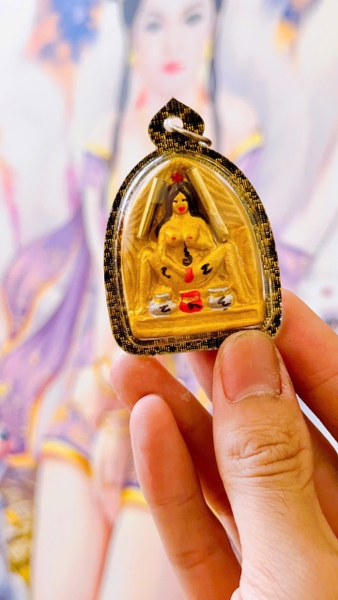 Amulet mẹ per vàng