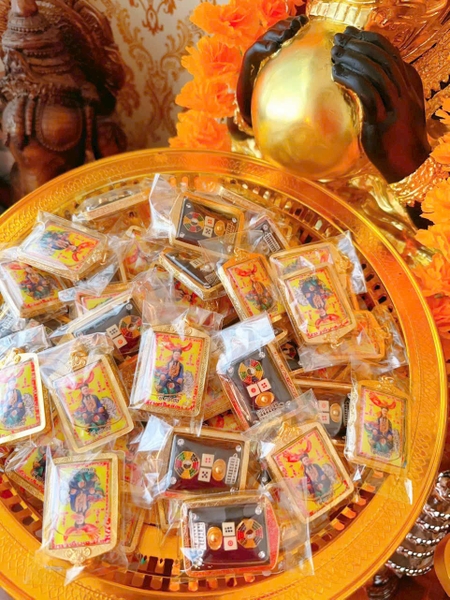 Amulet Nhị Ca Phong viện mạ vàng