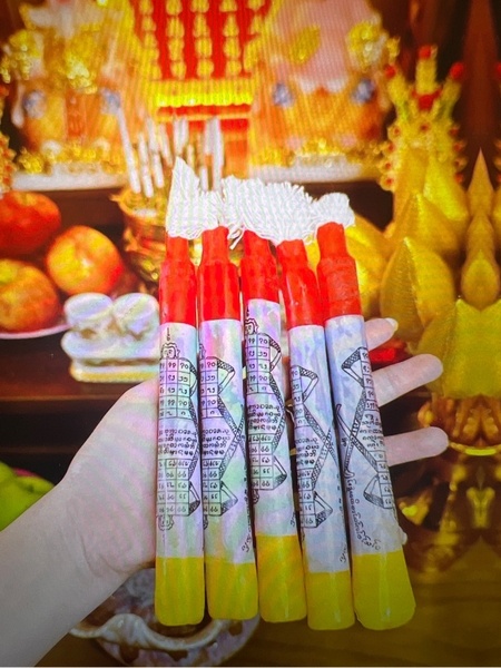 Nến Quý Nhân cây đỏ vàng