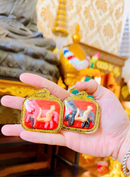 Amulet ngựa lớn