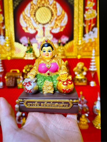 Tượng mẹ ngoắc