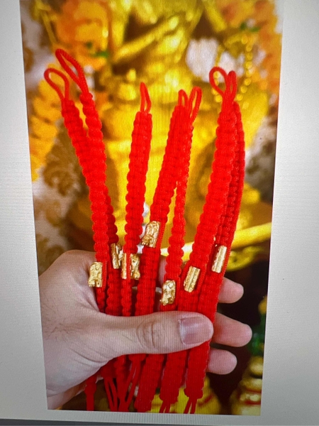 Vòng tay khắc chú thái lan