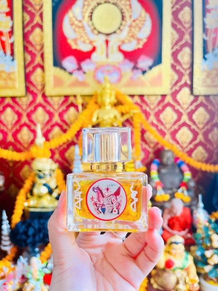 Nước hoa ngựa VIP lá vàng