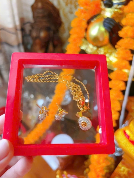 Bộ dây chuyền kèm bông tai