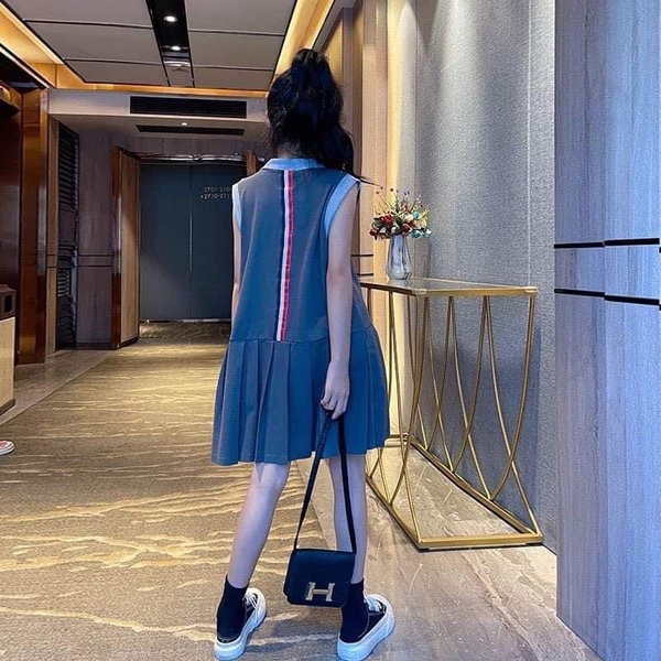 Váy polo sát nách màu xám size đại cho bé lớn