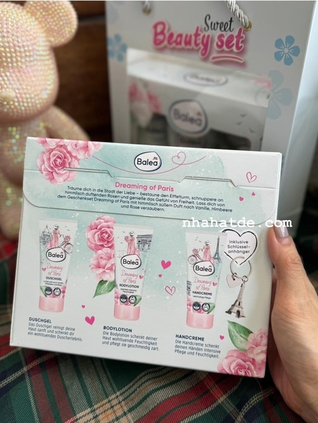 Set quà tặng Balea Dreaming of Paris gồm sữa tắm, dưỡng thể, kem tay, móc khoá