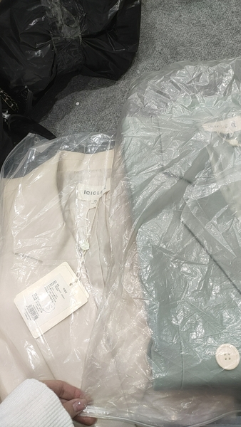 Áo vest blazer 2 màu xanh và trắng ICICLE