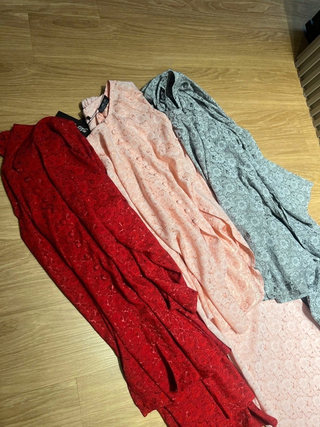 Bộ lụa pháp phục Na Na hoa cúc 3 màu ghi, hồng, đỏ