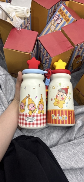 Bình giữ nhiệt Twinkle Twinkle 500ml 2 màu đỏ, xanh