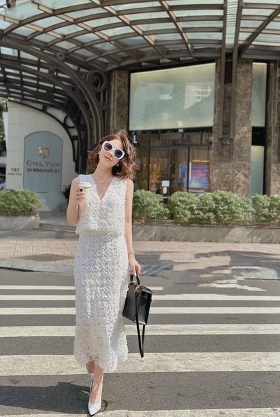Set bộ ren hãng TOPSHOP áo sát nách croptop, chân váy đuôi cá 2 màu be, trắng