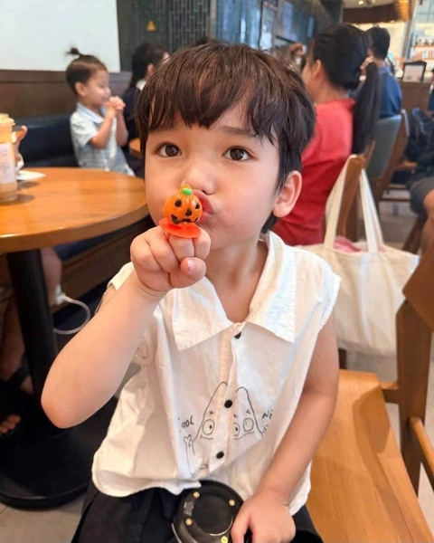 Kẹo nhẫn Happy Halloween Ring Candy 10c 100gr