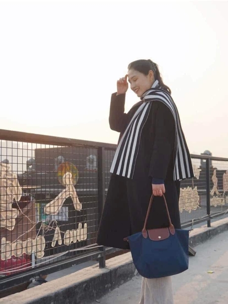 Túi tote Long Champ màu xanh navy quai nâu 2 size