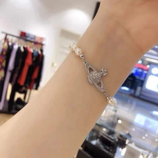 Vòng tay ngọc trai 2 màu bạc, vàng hãng Vivienne West Wood