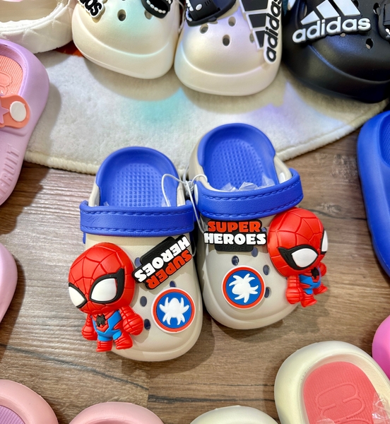 Dép sục Crocs Spiderman 2 màu ghi và navy