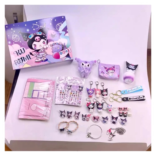 Blind box Kuromi 29 chi tiết gồm móc khoá, vòng tay, stickers...