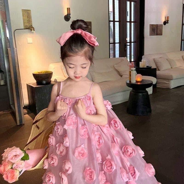 Váy 2 dây đính hoa 3D màu hồng cho bé gái