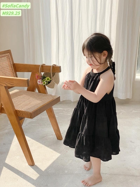 Váy Mia Kids đen cổ yếm chất thô dáng xòe 3 tầng