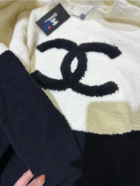 KGP - Áo len bông Chanel phối đen-trắng