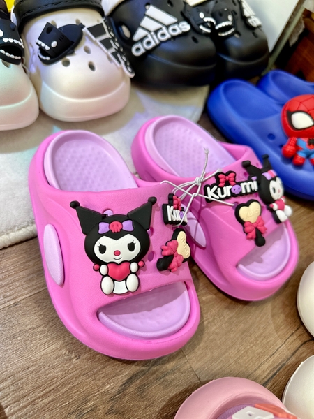 Dép lê Kuromi 2 màu tím, hồng đậm