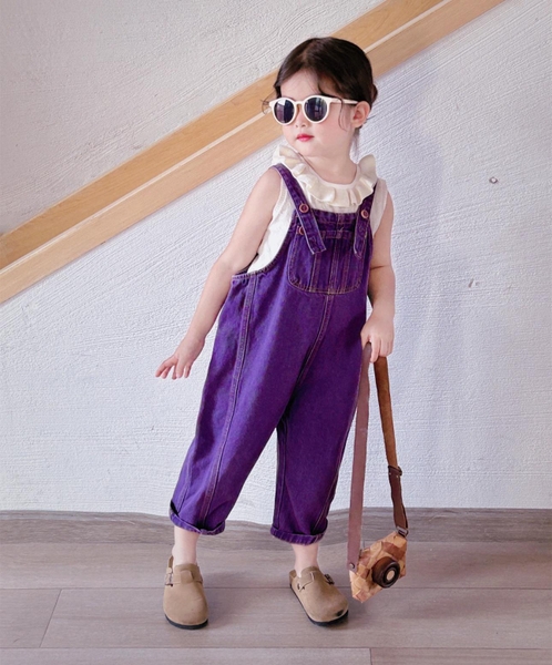 Quần yếm jean màu tím kèm áo sát nách trắng cổ bèo Mia Kids