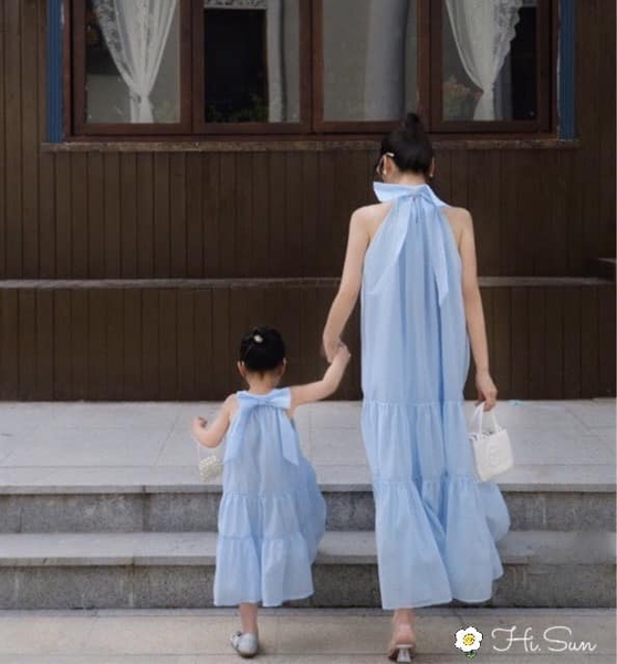 Váy cổ yếm Hi.Sun dáng xoè màu xanh dương mẹ và bé
