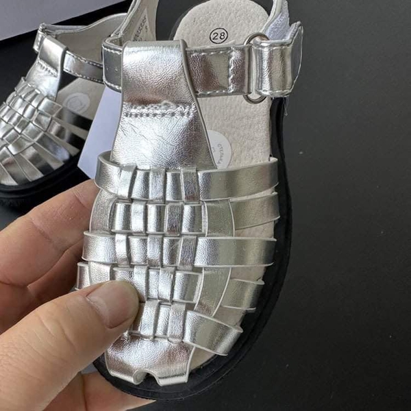 Sandal rọ GeeJay xuất Nga màu bạc cho bé