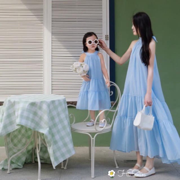 Váy cổ yếm Hi.Sun dáng xoè màu xanh dương mẹ và bé