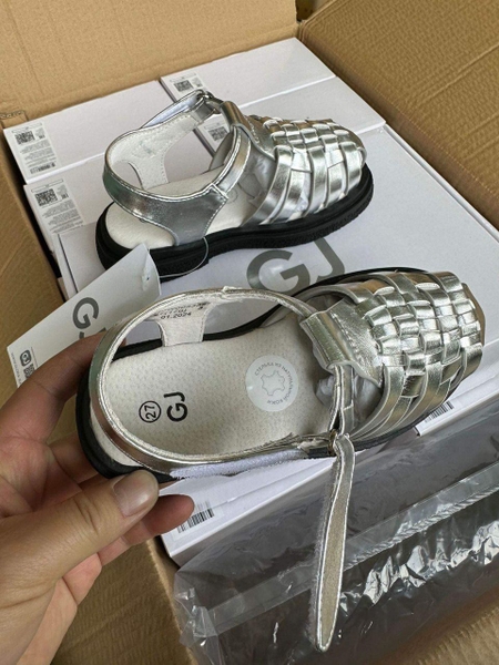 Sandal rọ GeeJay xuất Nga màu bạc cho bé