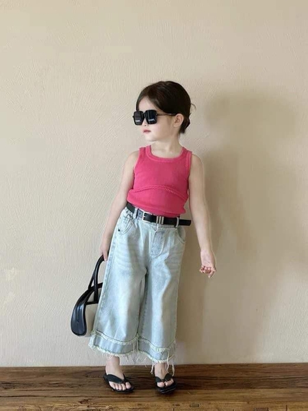 Set áo cotton tăm ba lỗ màu hồng và quần jean ống loe