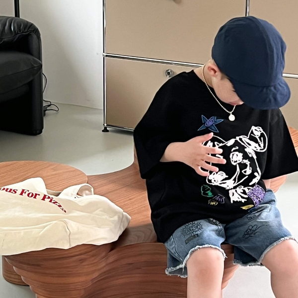 Bộ cotton bé trai Hi.sun áo phông đen chó và quần jean lửng rách gấu